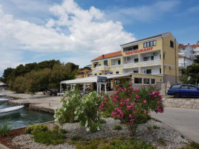 Отель Apartments Antonio  Тисно